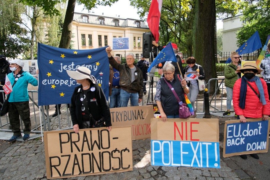 Rząd musi zacząć dbać o praworządność, wtedy dostaniemy pieniądze