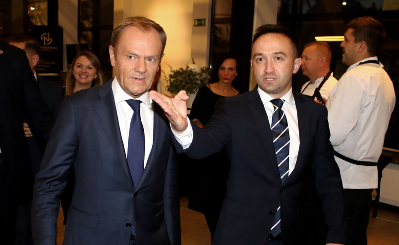 Donald Tusk w drodze na urodzinowe przyjęcie