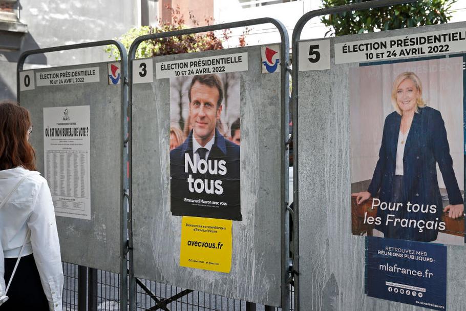 Emmanuel Macron będzie chciał kontynuować politykę federalizacji Europy, przy jednoczesnym szczególnym dbaniu o narodowy interes Francji. Z kolei Marine Le Pen uznaje „strefę wpływów” Rosji, choć dokładnie nie precyzuje czy kończy się ona na granicy wschodniej flanki NATO czy dopiero na linii Odry. W najbliższą niedzielę rozstrzygnie się, które z nich będzie miało okazję wdrożyć swoje poglądy w życie 