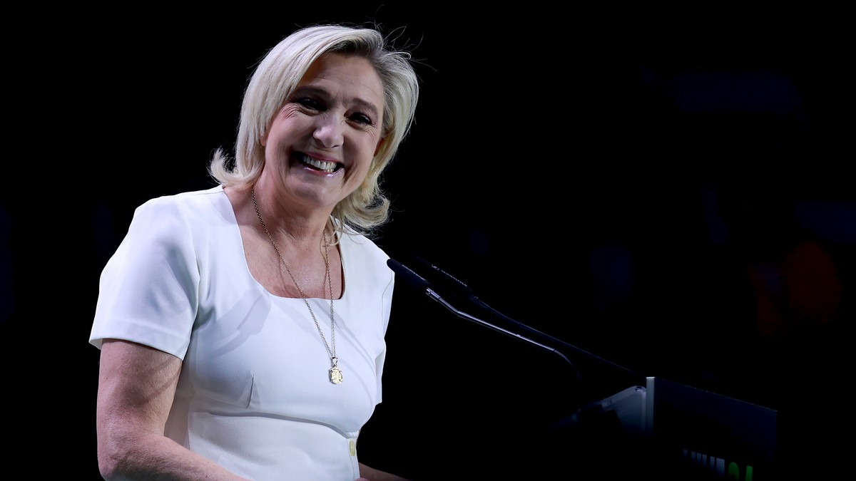 Hatalmasat ment Marine Le Pen pártja a francia választások első fordulójában: Marcron a harmadik helyre szorult