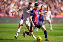 Lewandowski z dubletem w meczu z Gironą! Jeden z goli to był kosmos