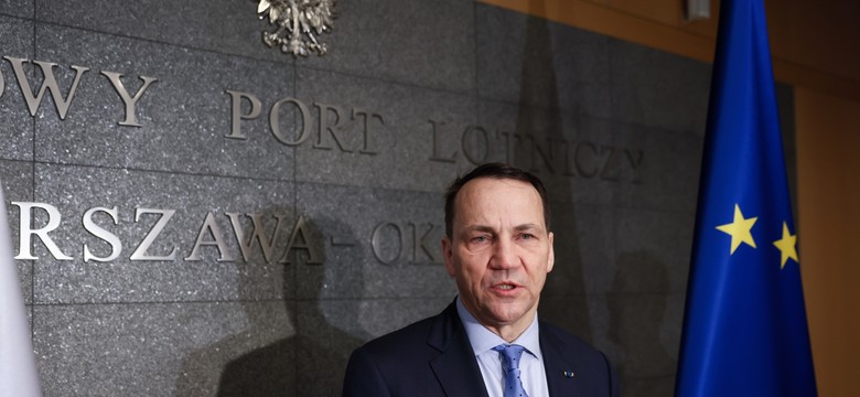 "Ukraina pilnie potrzebuje amunicji". Sikorski wzywa USA do odblokowania pakietu pomocowego