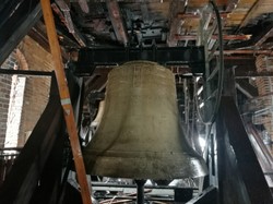 Zdemontowano iglicę z wieży w Gorzowie Wielopolskim. ZDJĘCIA z wnętrza katedry po pożarze