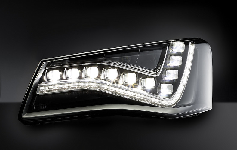 Audi A8 - Reflektory uniwersalne dzięki technologii LED