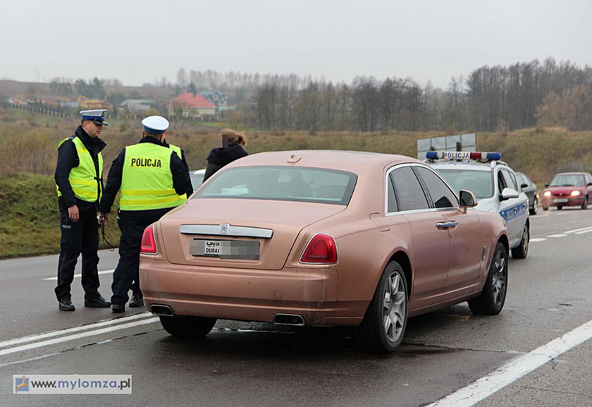 Pościg za luksusowym rolls-roycem. Pirat drogowy uciekał przez kilka powiatów