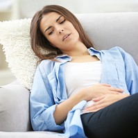 Jóváhagyták! Milliónyi nőnek könnyítheti meg az életét a Richter endometriózis-gyógyszere