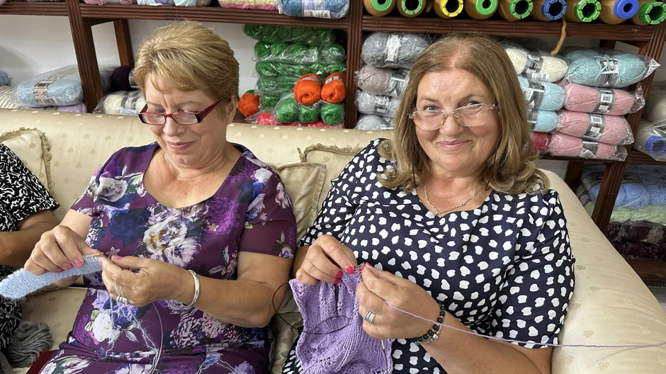 Marija pravi unikatne džempere