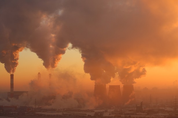 Pandemia kontra klimat. W tym roku emisja CO2 spadnie najmocniej od II wojny światowej