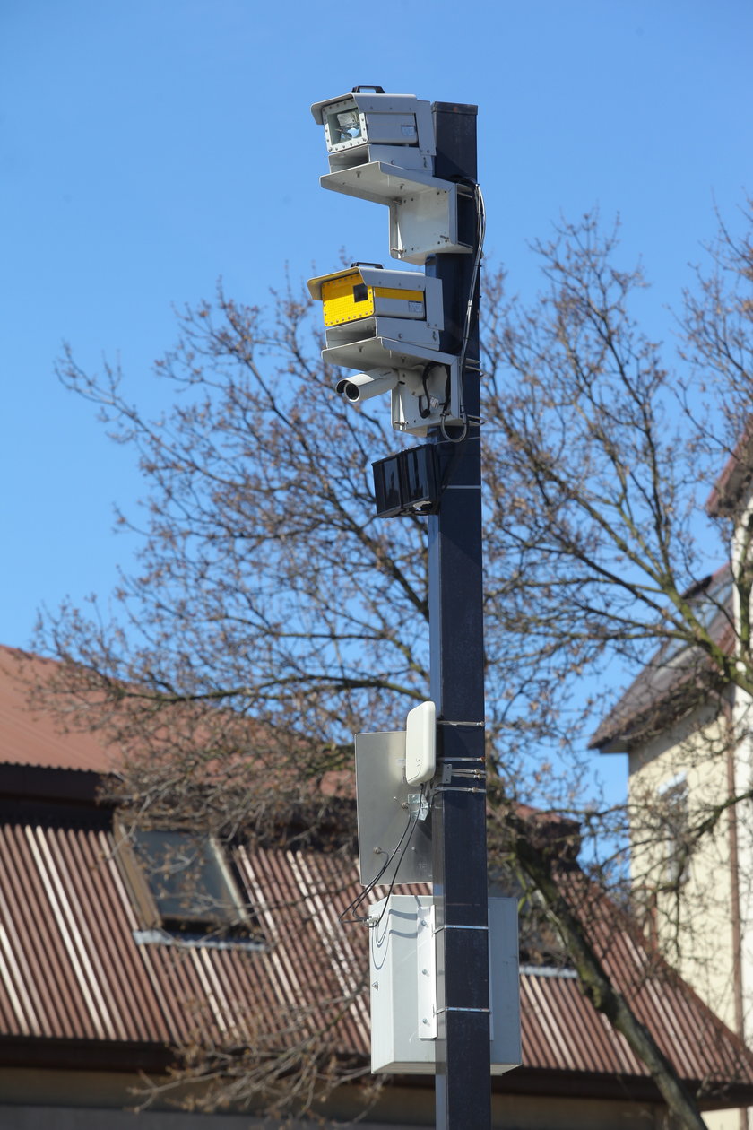 Strażnicy uruchomili w środę nowoczesny system kamer u zbiegu ulic Globusowej i Dźwigowej