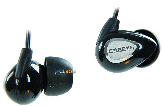 Obudowa modelu C230E sugeruje, że mamy do czynienia ze słuchawkami typu IEM, ale to tylko złudzenie