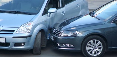 Kupił auto po stłuczce, ma problemy z rejestracją