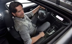 Marcin Dorociński sprawił sobie nowy i najpiękniejszy samochód na rynku. Mercedesa wymienił na... [MAMY ZDJĘCIA]