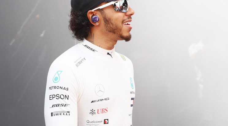 Lewis Hamilton és Valtteri Bottas elindultak az időmérő edzésre / Fotó: Fuszek Gábor