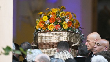 pogrzeb wielkiej brigitte bardot. tłumy pożegnały wielką gwiazdę i spo