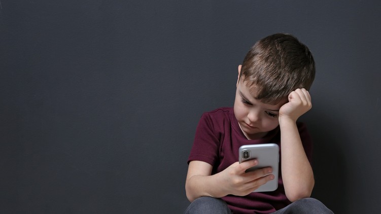 gyerek, bántalmazás, online, ellen