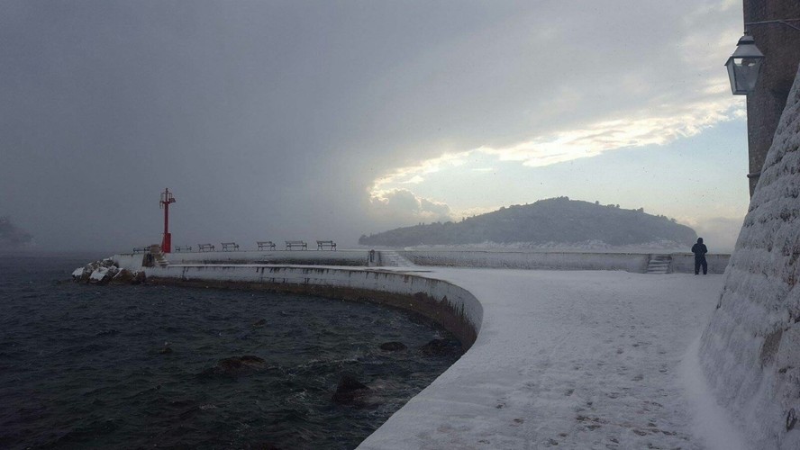 Dubrownik zaspany śniegiem. fot. Marijana Puhjera