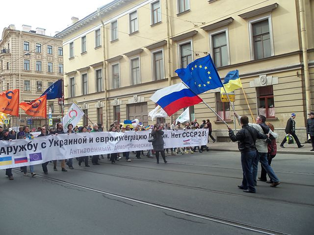 Demonstracja przeciwko wojnie z Ukrainą. St. Petersburg, Rosja, 1 maja 2014 r.
