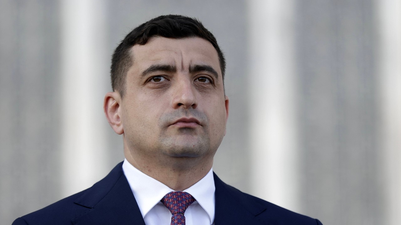 Zwycięzca wyborów w Rumunii apeluje o rozmowy pokojowe. "Tak jak chce tego administracja Trumpa"