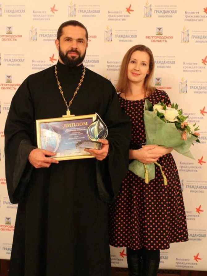 Pravoslavni sveštenik i bodibilder