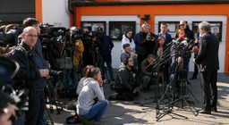 W kopalni Zofiówka ratownicy dotarli do czterech górników. "Nie dają oni oznak życia"