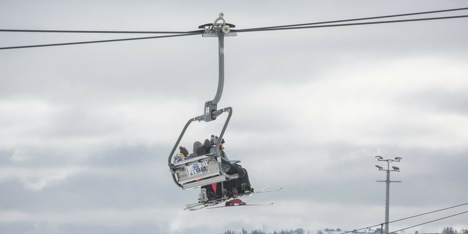Samorządy drżą, czy w tym roku nie powtórzy się scenariusz sprzed 12 miesięcy i rząd nie zamknie stoków narciarskich na tydzień przed świętami.