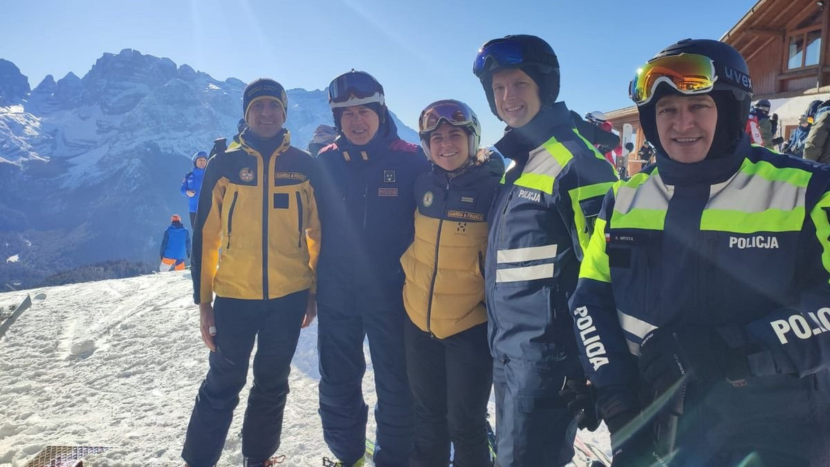 Polscy policjanci pełnią służbę na włoskich stokach narciarskich