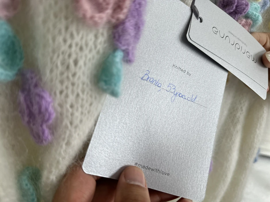 Marija pravi unikatne džempere