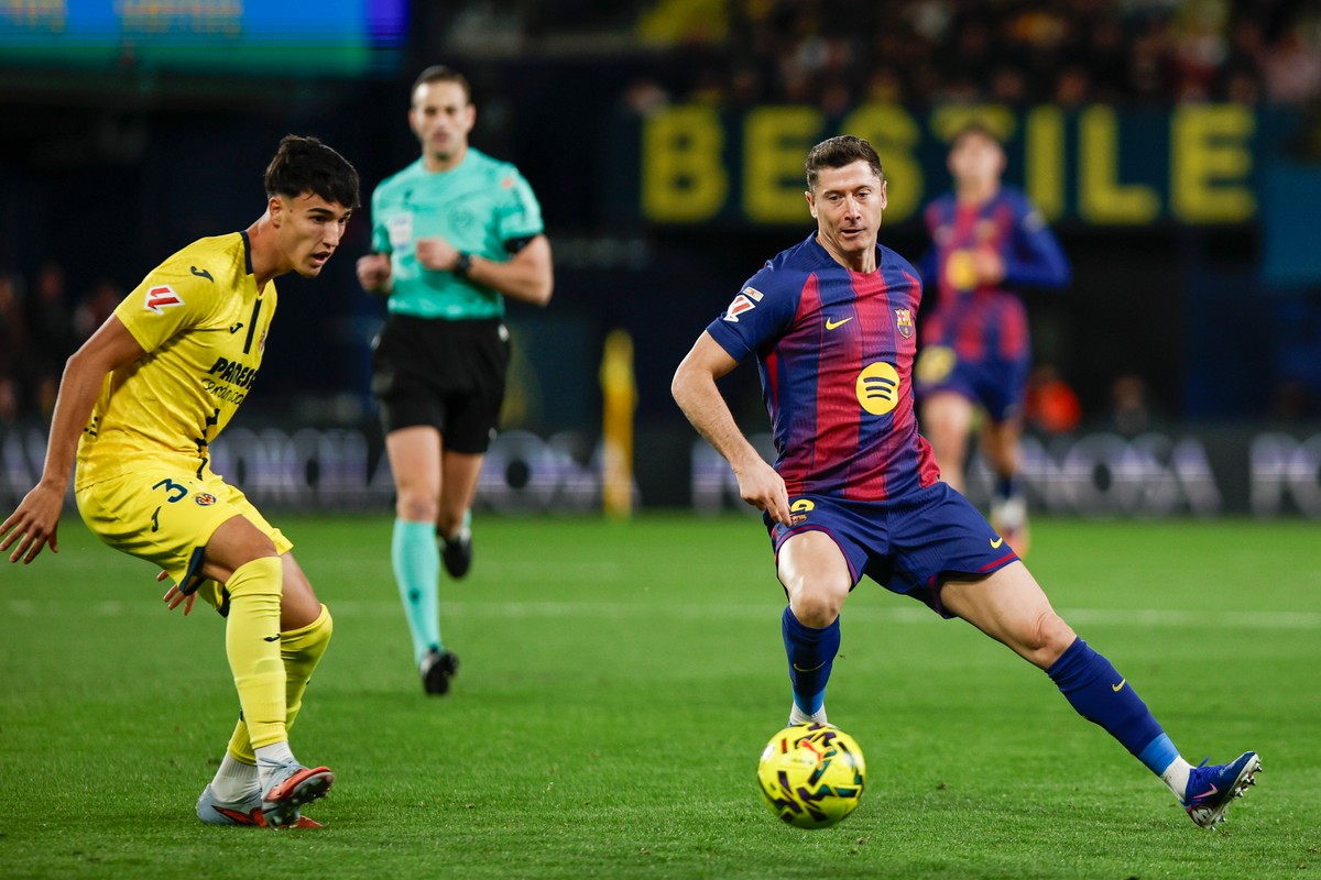 Barcelona wygrała ósmy ligowy mecz z rzędu. Lewandowski miał udział przy jednym z goli