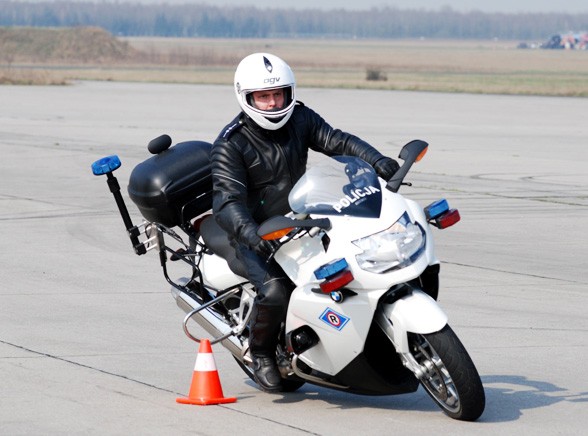 Warszawska policja dostała 11 nowych BMW K1200 Sport. Piraci są bez szans?