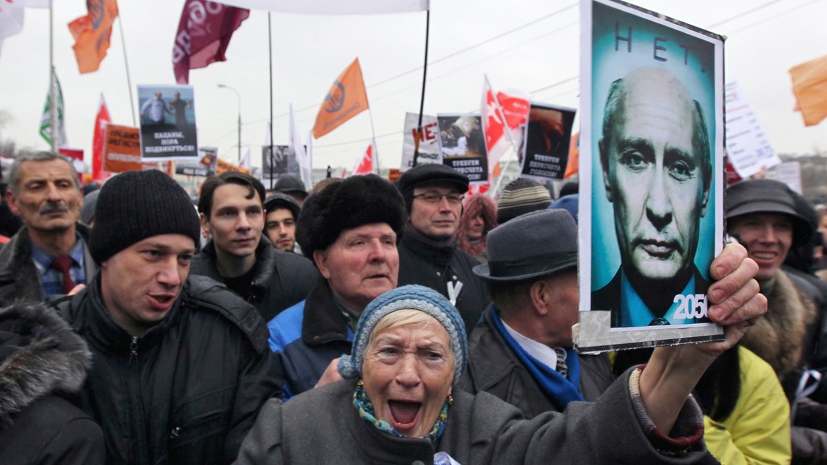 Od prawie tygodnia trwa w Rosji protest ludzi, którzy czują się oszukani po wyborach parlamentarnych. Na ulice miast w ten weekend wychodzą dziesiątki tysięcy Rosjan. Bez internetu nie byłoby to możliwe. To największe zagrożenie dla Kremla.