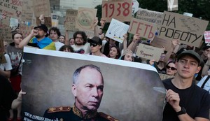 Demonstranti traže ostavku generala Oleksandra Sirskog u Kijevu 18. jula