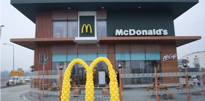 Ksiądz poświęcił McDonalds'a w Żywcu i windę w Brzesku