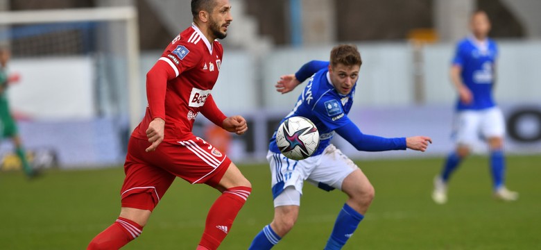 Piast nadal na dobrym kursie. Wisła zaliczyła siódmy mecz bez zwycięstwa
