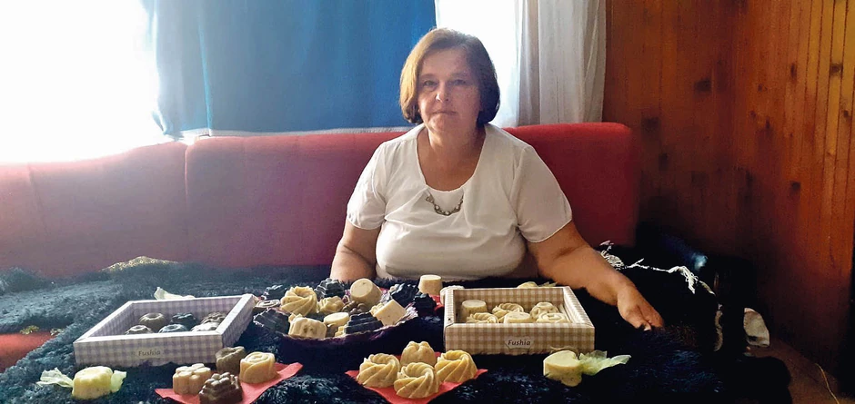 Najviše kupaca imamo iz Crne Gore, sa Zlatibora... Ovo ne može da bude osnovni izvor prihoda, ali može znatna dopuna budžeta - Slavojka Reljić, proizvođač sapuna