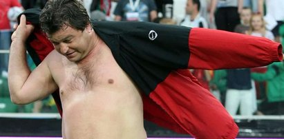 Były piłkarz jak kuleczka! Goni brzuchem Maradonę