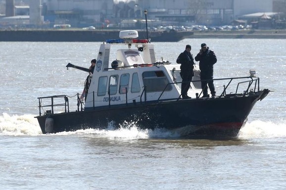 PREVRNUO SE ČAMAC Drama na Dunavu kod Petrovaradina: Osoba sama isplivala na obalu