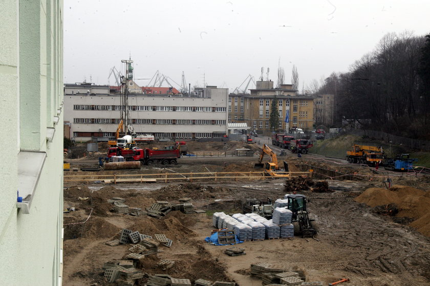 Przy Uniwersyteckim Centrum Klinicznym ruszyła budowa nowego szpitala