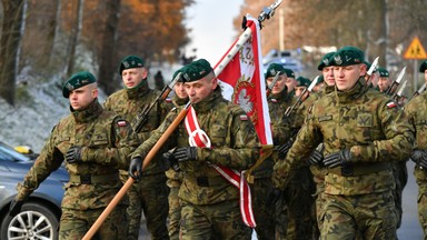 Pogrzeb pierwszej z ofiar wybuchu w Przewodowie. Bogusława W. pożegnała kompania honorowa