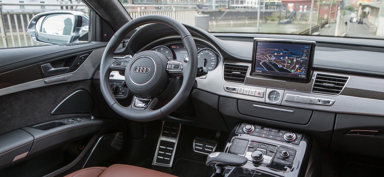 Niemiecka nowość debiutuje na polskich drogach. Zobacz ZDJĘCIA audi S8