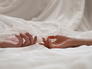 Nem kötelességed kielégíteni őt! Számtalan nő és férfi kudarcnak éli meg, ha a párja nem jut el a csúcsra!