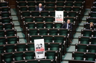 Co dalej z mandatami po Kamińskim i Wąsiku? Oto możliwe scenariusze