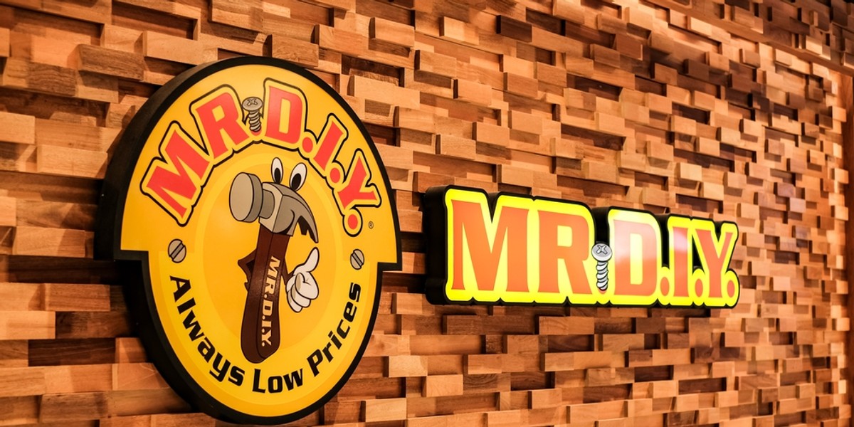 Logo malezyjskiej sieci Mr. DIY