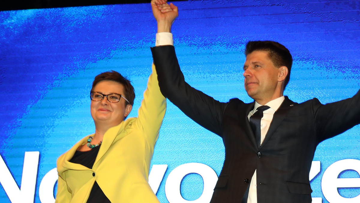 W Warszawie odbyła się konwencja partii Nowoczesna Ryszarda Petru, która w trakcie spotkania zmieniła nazwę na Nowoczesna. Wewnętrzne wybory przewagą dziewięciu głosów wygrała Katarzyna Lubnauer, dotychczasowa przewodnicząca klubu poselskiego.