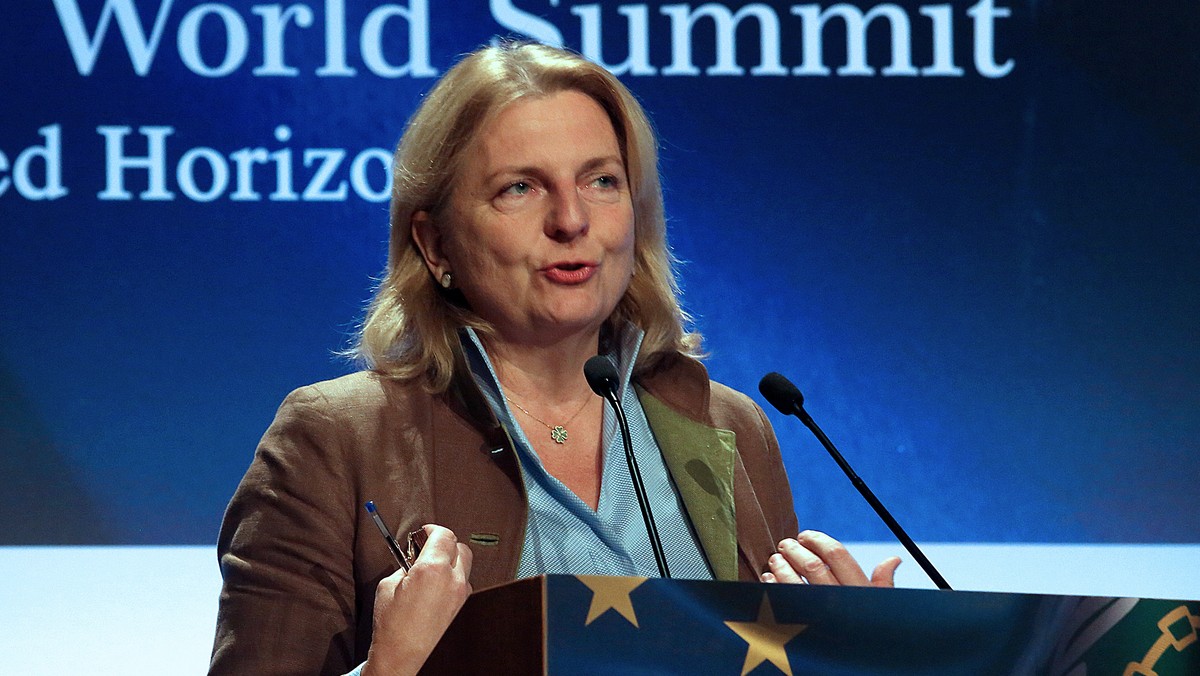 Szefowa MSZ Austrii Karin Kneissl odwołała zaplanowaną na grudzień wizytę w Moskwie z powodu podejrzeń, że austriacki pułkownik przez wiele lat szpiegował na rzecz Rosji. W związku ze skandalem MSZ w Wiedniu podało, że wezwało rosyjskiego charge d’affaires.