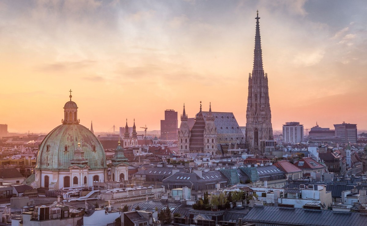 Austria stanie się jak Węgry? Ekspert: Kandydat na kanclerza inspiruje się Orbanem