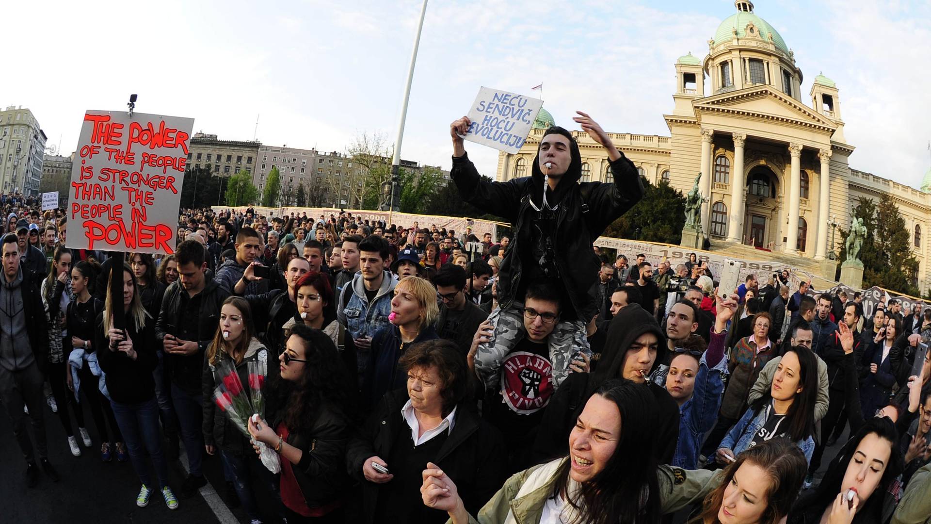 Ubedljivo najbolje poruke sa "Protesta protiv diktature"