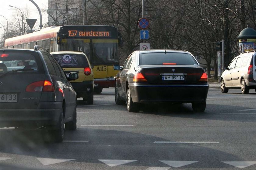 Tak jeździ minister. Ale panisko!