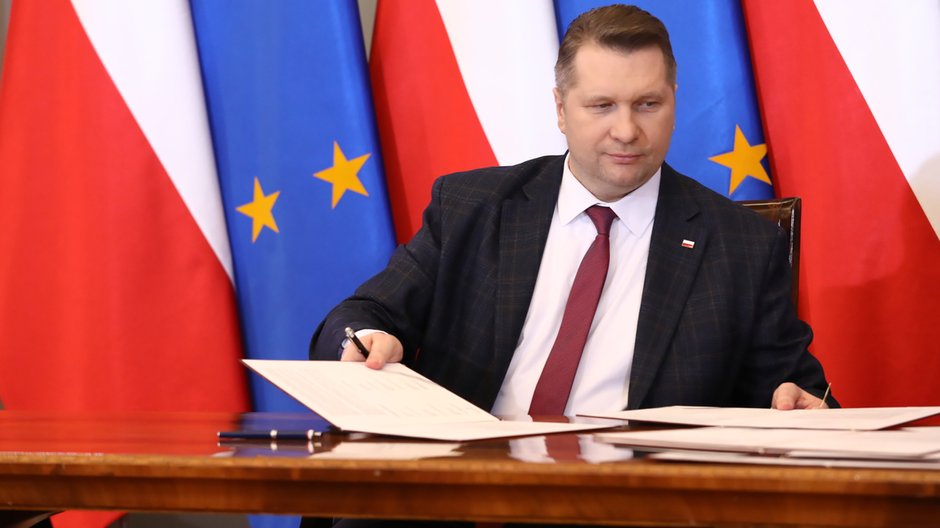 Przemysław Czarnek podczas uroczystości w siedzibie KPRM w Warszawie, 31 stycznia 2023 r.