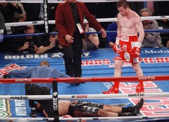 Saul 'Canelo' Alvarez żąda 280 mln dol. odszkodowania od Oscara De La Hoyi
