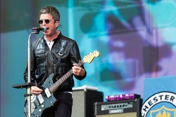 Noel Gallagher dostał prezent od klubu z polskiej Ekstraklasy. Muzyk Oasis pochwalił się nim w internecie